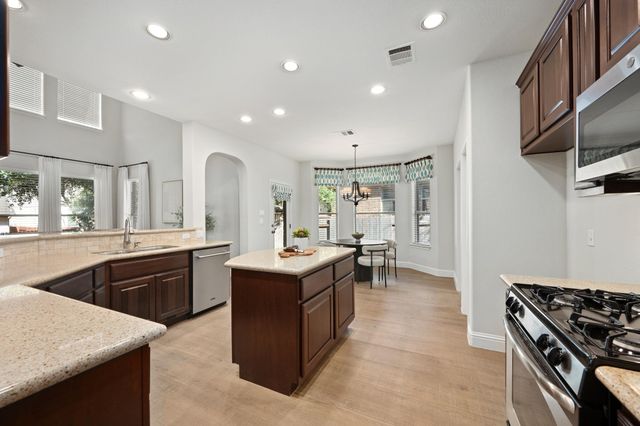 8620 Alophia DR, Austin, TX 78739