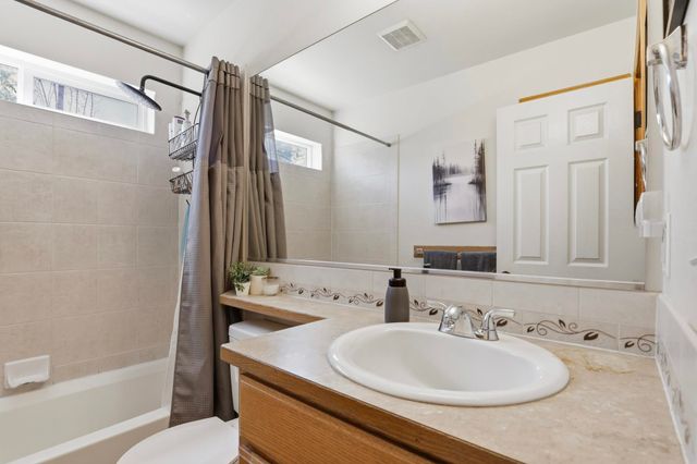 6261 Jenna Dr, Nine Mile Falls, WA 99026