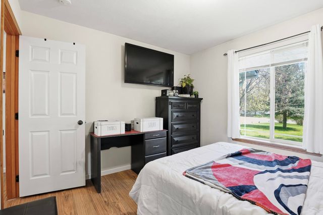 6261 Jenna Dr, Nine Mile Falls, WA 99026
