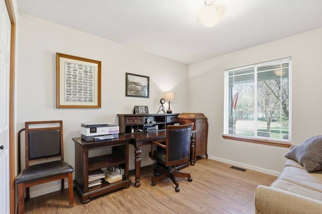 6261 Jenna Dr, Nine Mile Falls, WA 99026