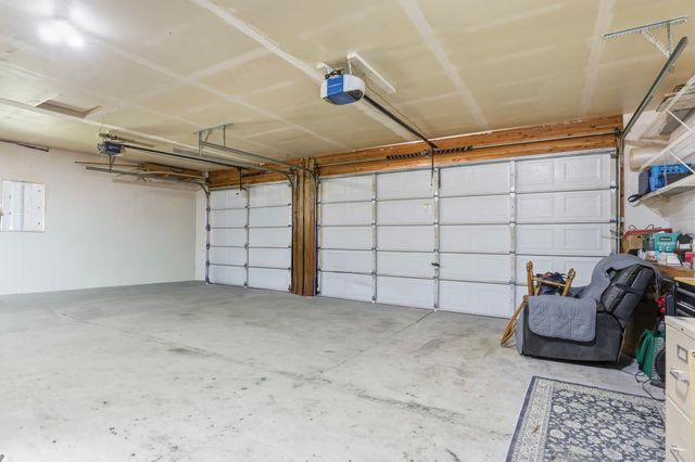 6261 Jenna Dr, Nine Mile Falls, WA 99026