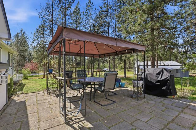6261 Jenna Dr, Nine Mile Falls, WA 99026