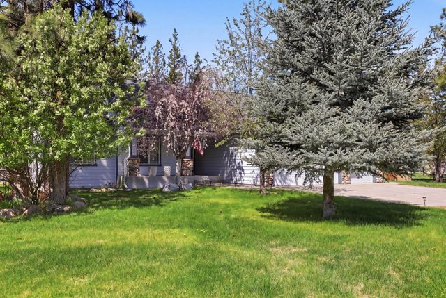6261 Jenna Dr, Nine Mile Falls, WA 99026