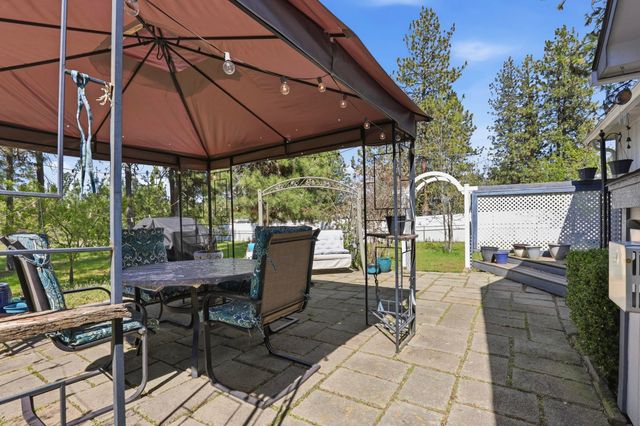 6261 Jenna Dr, Nine Mile Falls, WA 99026