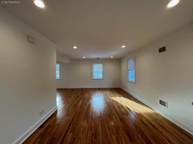 8 Dunes Lane B- Second Floor, Port Washington, NY 11050