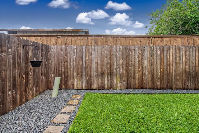 2102 Red Cedar Ridge Way, Houston, TX 77080