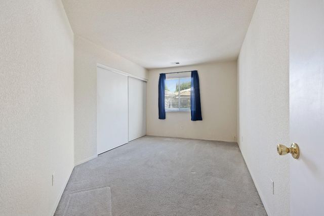 1127 Kestrel Dr, Patterson, CA 95363