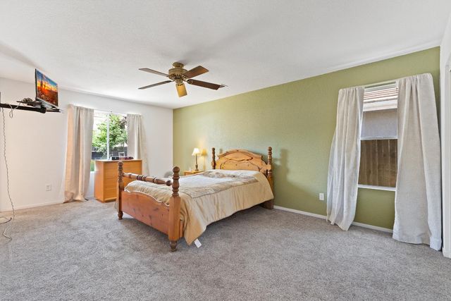 1127 Kestrel Dr, Patterson, CA 95363