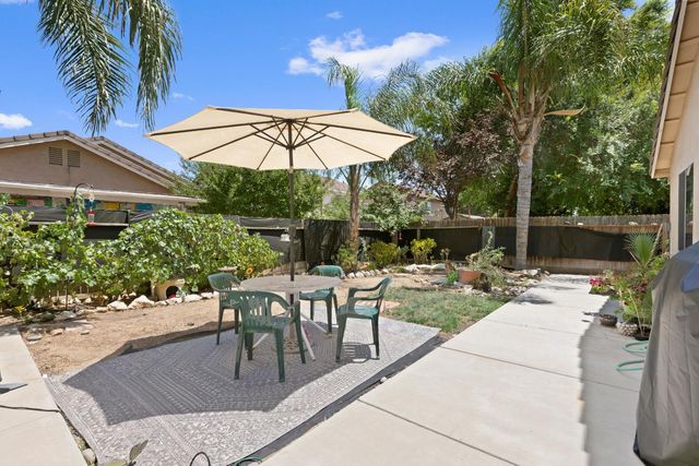 1127 Kestrel Dr, Patterson, CA 95363