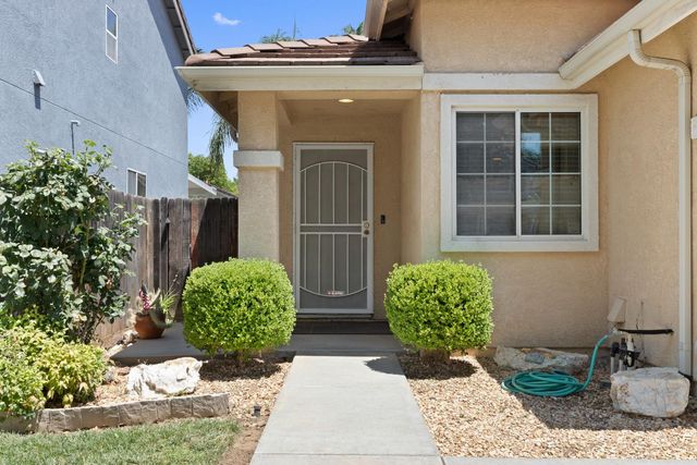 1127 Kestrel Dr, Patterson, CA 95363