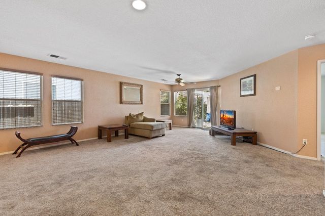 1127 Kestrel Dr, Patterson, CA 95363