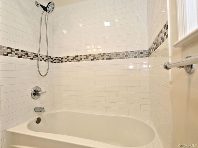 105 Florence Street 2nd Floor, Mamaroneck, NY 10543