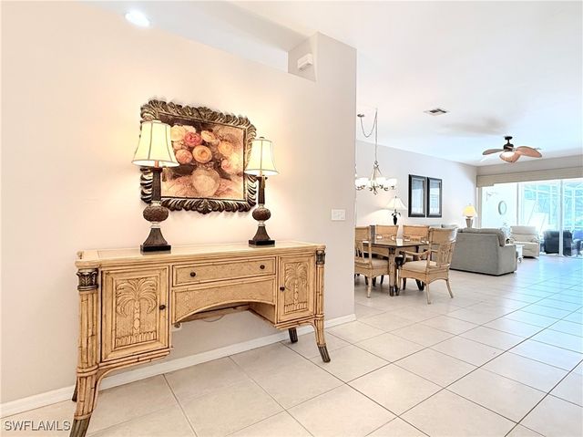 8744 Naples Heritage DR E28, Naples, FL 34112