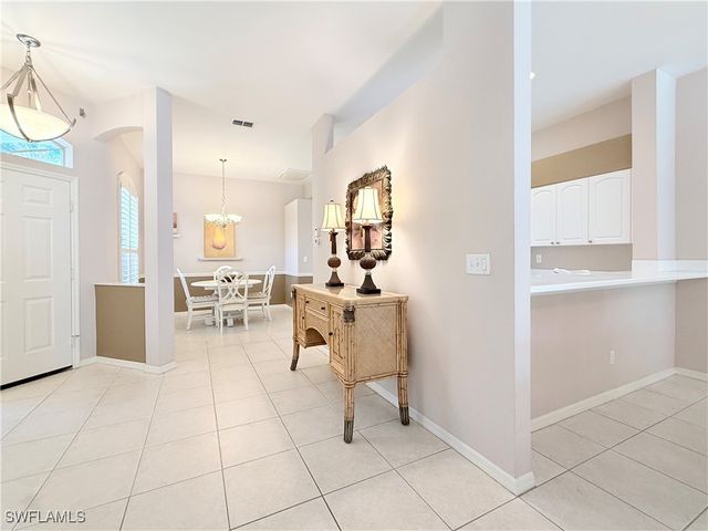 8744 Naples Heritage DR E28, Naples, FL 34112