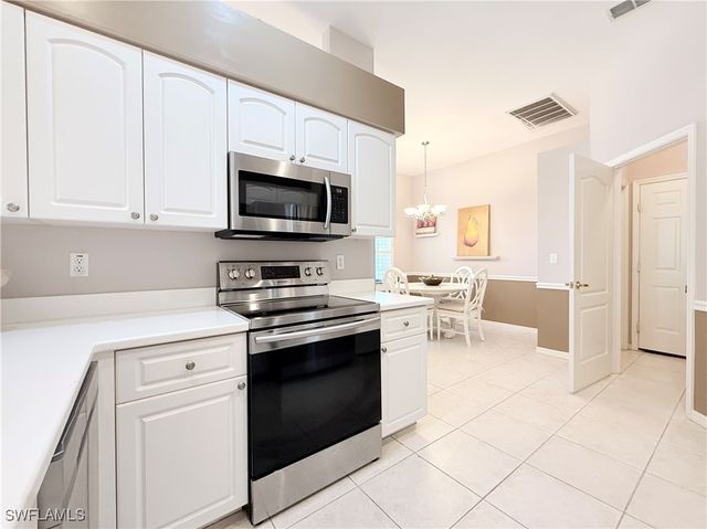8744 Naples Heritage DR E28, Naples, FL 34112