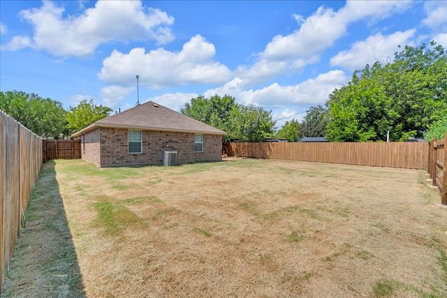 808 SW 24th Street, Mineral Wells, TX 76067