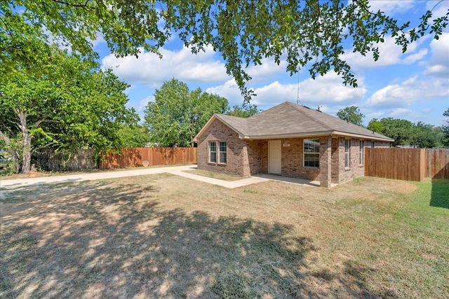 808 SW 24th Street, Mineral Wells, TX 76067