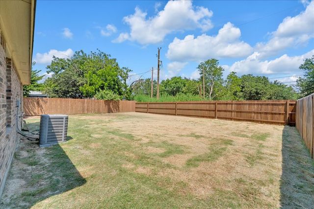 808 SW 24th Street, Mineral Wells, TX 76067