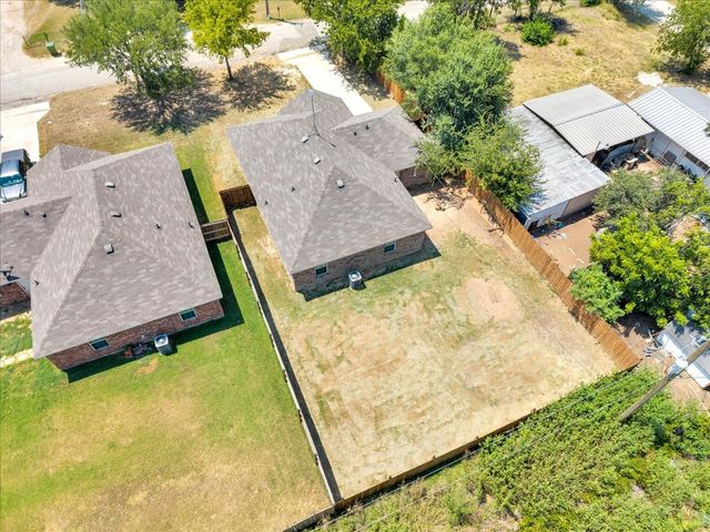 808 SW 24th Street, Mineral Wells, TX 76067