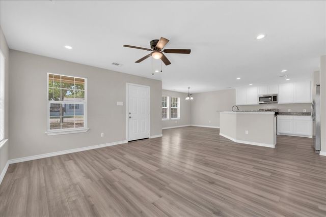 808 SW 24th Street, Mineral Wells, TX 76067