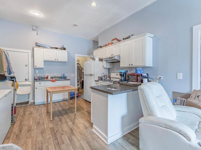 2823 W Flournoy Street, Chicago, IL 60612