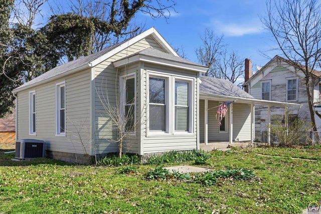 724 Ellinwood ST, Osage City, KS 66523