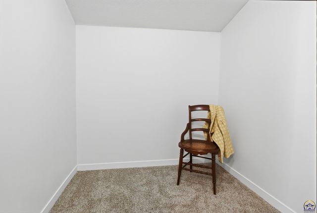 724 Ellinwood ST, Osage City, KS 66523