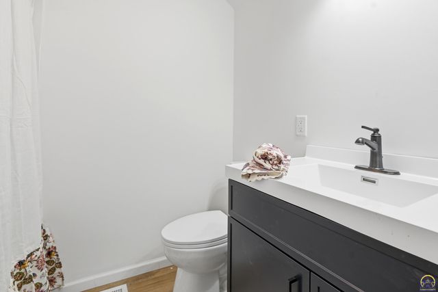 724 Ellinwood ST, Osage City, KS 66523