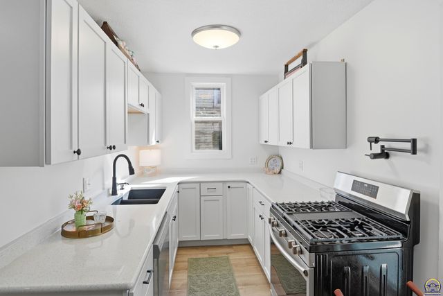 724 Ellinwood ST, Osage City, KS 66523