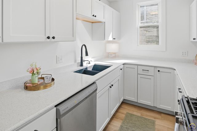 724 Ellinwood ST, Osage City, KS 66523