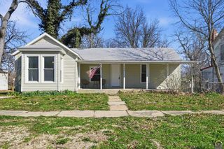 724 Ellinwood ST, Osage City, KS 66523