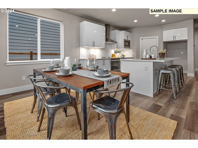 16548 Se SNOW BLANKET Ter, Happy Valley, OR 97086