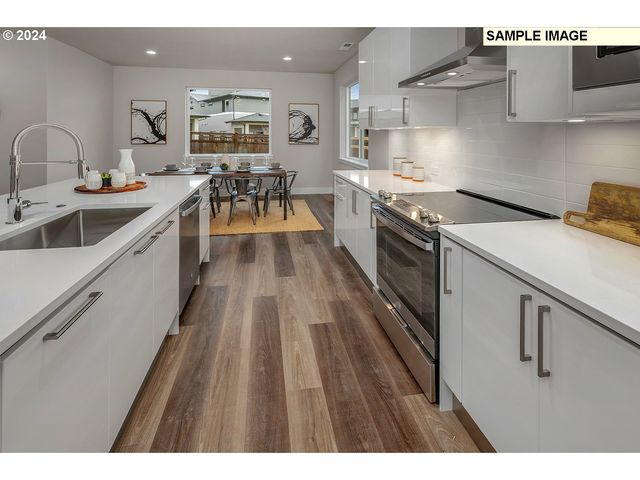 16548 Se SNOW BLANKET Ter, Happy Valley, OR 97086