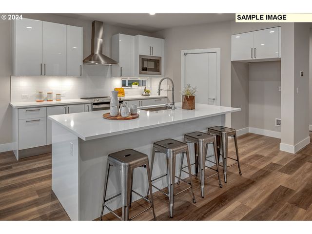 16548 Se SNOW BLANKET Ter, Happy Valley, OR 97086