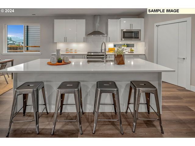 16548 Se SNOW BLANKET Ter, Happy Valley, OR 97086