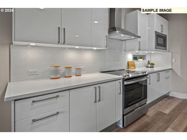 16548 Se SNOW BLANKET Ter, Happy Valley, OR 97086