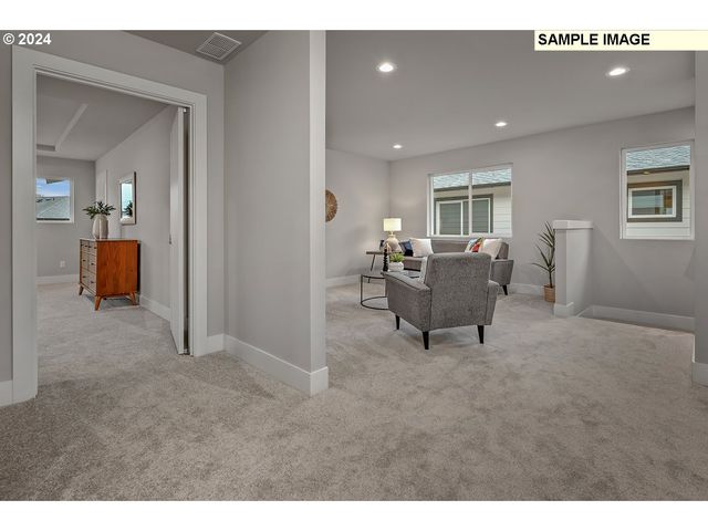 16548 Se SNOW BLANKET Ter, Happy Valley, OR 97086