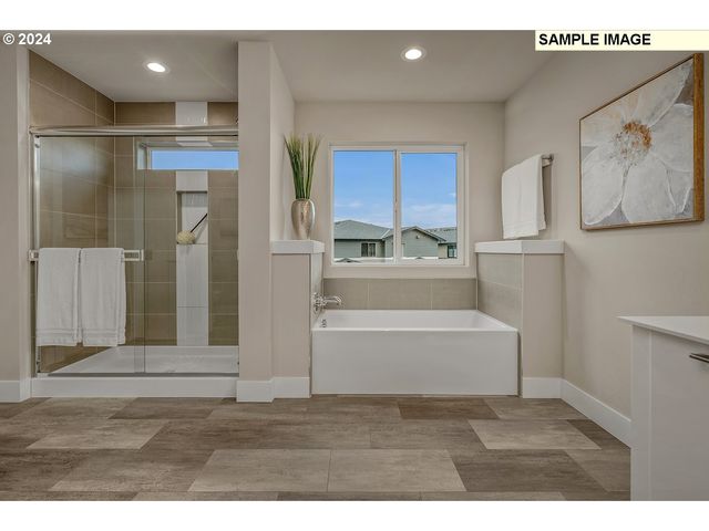 16548 Se SNOW BLANKET Ter, Happy Valley, OR 97086