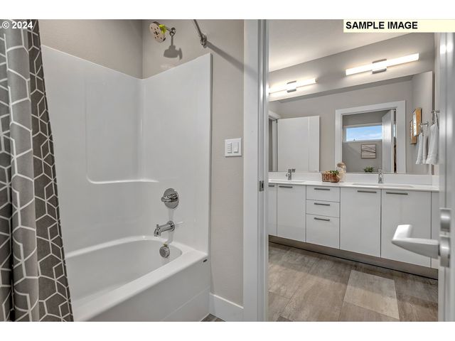 16548 Se SNOW BLANKET Ter, Happy Valley, OR 97086