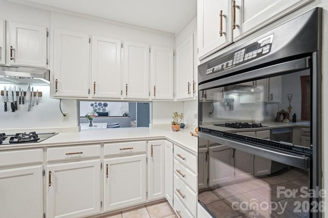 7045 Burlwood Road, Charlotte, NC 28211