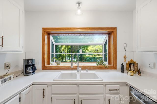 7045 Burlwood Road, Charlotte, NC 28211