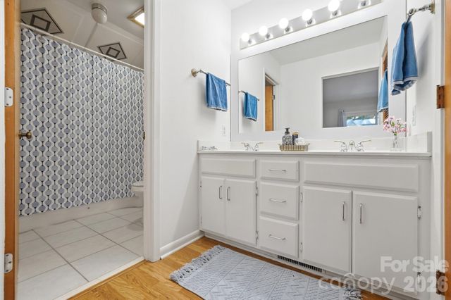 7045 Burlwood Road, Charlotte, NC 28211