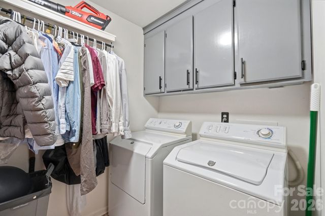 7045 Burlwood Road, Charlotte, NC 28211
