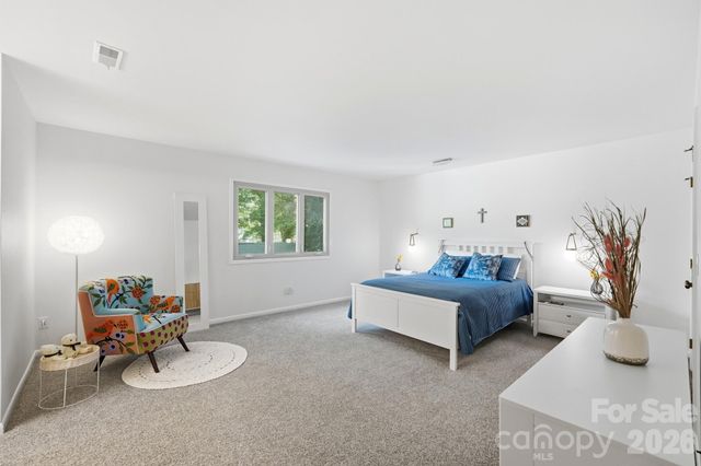 7045 Burlwood Road, Charlotte, NC 28211