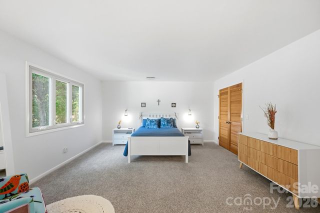 7045 Burlwood Road, Charlotte, NC 28211