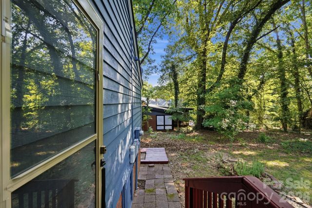 7045 Burlwood Road, Charlotte, NC 28211