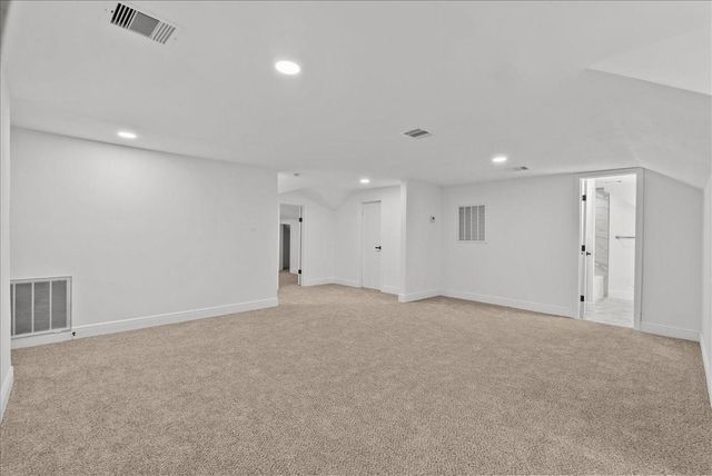 8011 Richmond Avenue, Houston, TX 77063