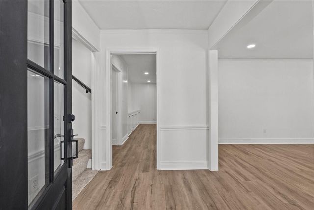 8011 Richmond Avenue, Houston, TX 77063