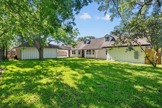 8011 Richmond Avenue, Houston, TX 77063