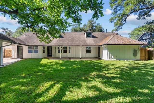 8011 Richmond Avenue, Houston, TX 77063